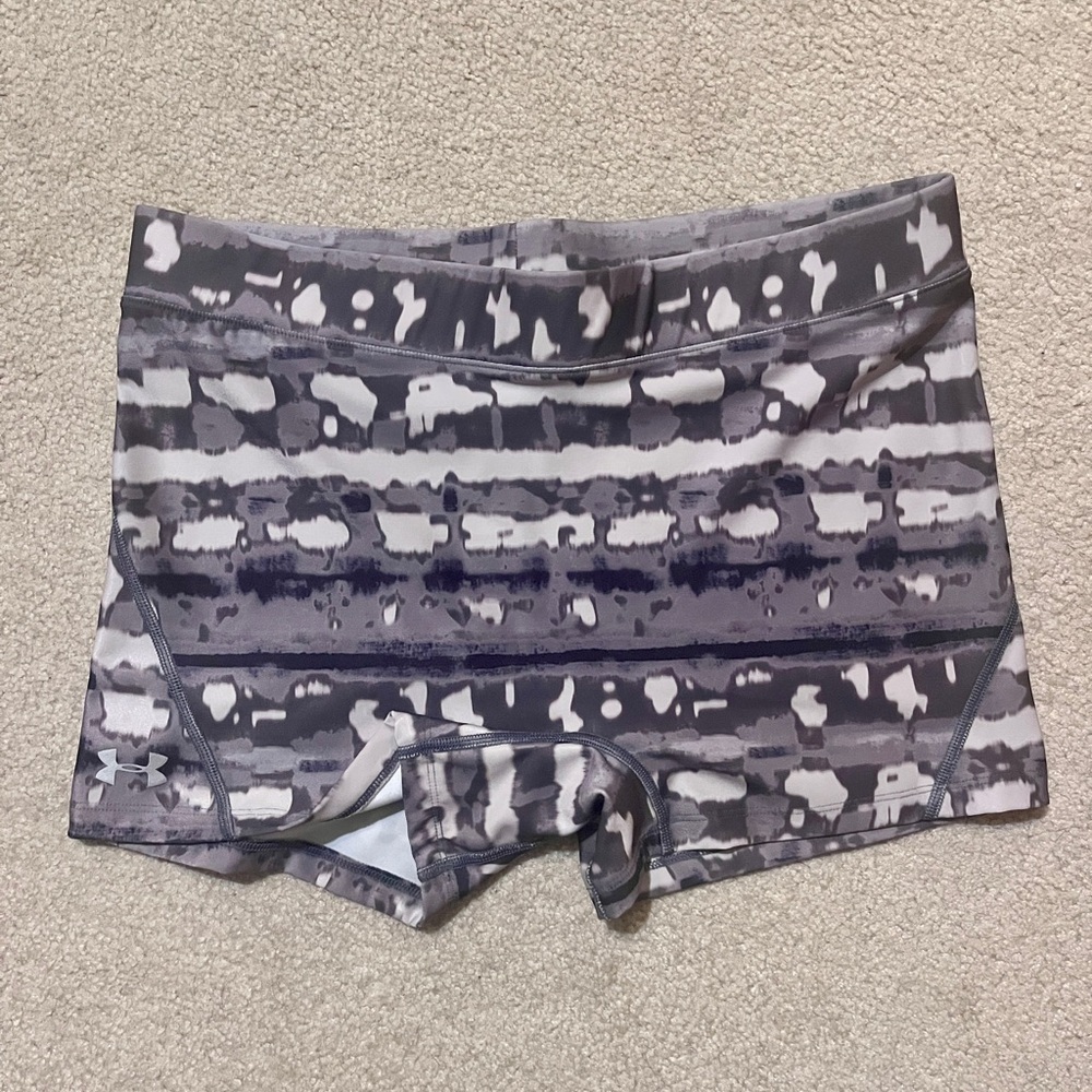 L women’s  Under Armour  shorts (compression/bike) GUC